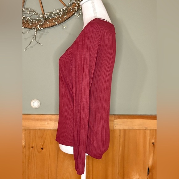 Women's Ribbed Henley Top - color “Autumn Ruby” size Small. NWT - Picture 7 of 12